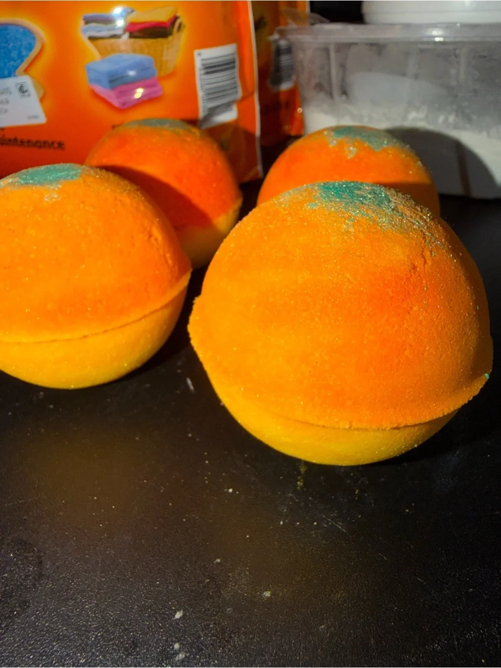 Mango bathbomb